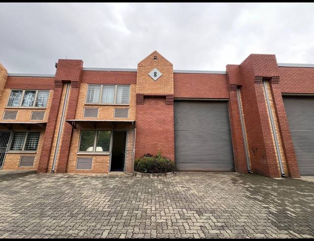 195M² WAREHOUSE TO LET IN STRIJDOMPARK